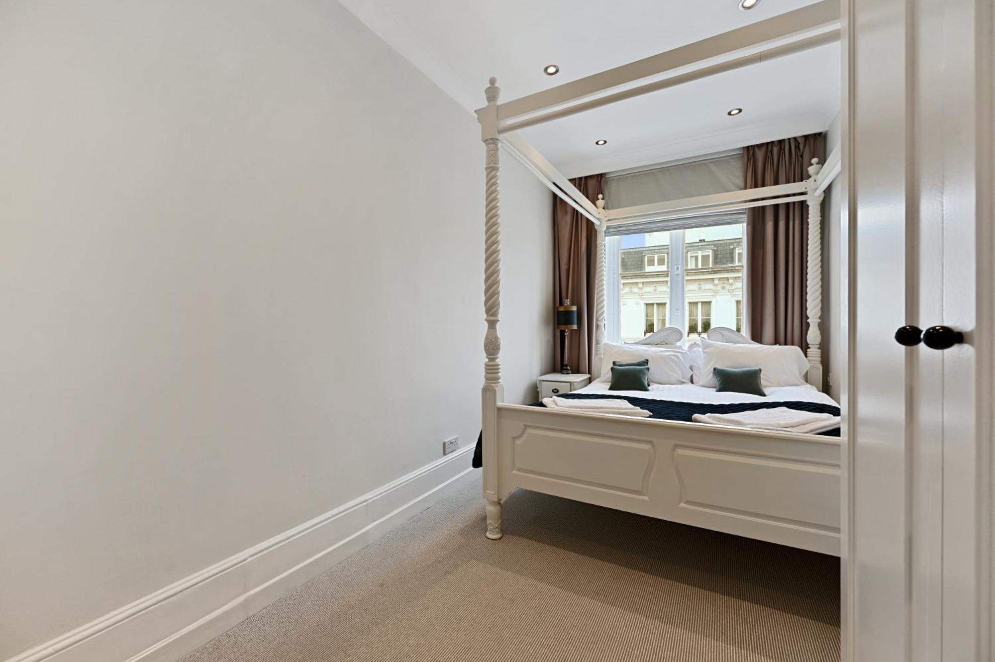 Beautiful 2 King Size Beds 2 Bath- Sleeps 5 In Earls Court Apartment London Bagian luar foto